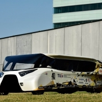 Intelligens energia-pozitív családi autót épített egy holland diákcsapat