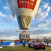 Világkörüli úton a hőlégballonos Fedor Konjuhov – és a Toyota Hilux