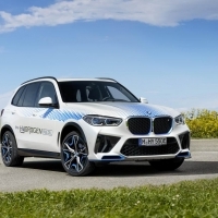 A Müncheni Nemzetközi Autószalon látogatói láthatják először mozgás közben a BMW iX5 Hydrogen prototípusát