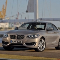 BMW 2-es Coupé és BMW 2-es Cabrio: új modell-változatosság a még nagyobb vezetési élményért és az optimalizált hatékonyságért
