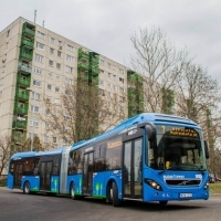 Újabb hibrid, dízel és gázzal üzemelő buszok állnak forgalomba Budapesten