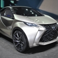 A 2015-ös Genfi Autószalonon bemutatkozott a Lexus új tanulmányautója, az LF-SA