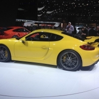 Michelin abroncsokkal szerelik az új Porsche Cayman GT4 modelleket