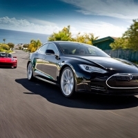 Frissítéssel küzd a"lemerülési para" ellen a Tesla
