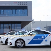 Az Audi Hungaria egy Audi TTS modellt adott át a győri rendőrségnek