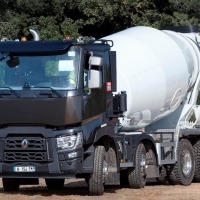 Borulás figyelmeztető a betonkeverő járművekhez a Renault Trucksnál