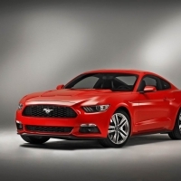 A vadonatúj Ford Mustang vásárlói megrohamozták a kereskedéseket