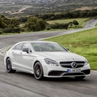 Automatizálja a parkolást a Bosch és a Daimler: Mercedes-Benz beépített "parkolóinassal"