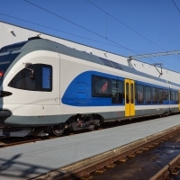 További 21 Stadler FLIRT motorvonatot vásárol a MÁV-START