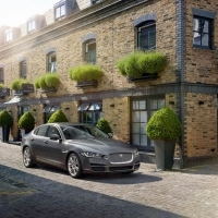 Dunlop abronccsal szerelik a Jaguar XE-t