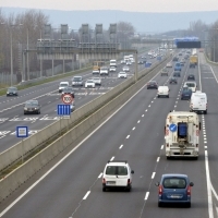 Megkezdik az M7-es autópályán az elválasztósávok korszerűsítését