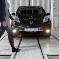A Nissan hangjelzéses gyalogosfigyelmeztető rendszert fejleszt