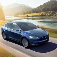 Nem is olyan őrültség a Tesla új autójának kissé bizarr funkciója
