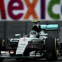 Rosberg ezúttal legyőzte Hamiltont