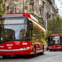 Újabb akadálymentes villamosok és trolibuszok állnak forgalomba Budapesten