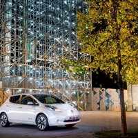 A Nissan LEAF öt éve áll az elektromos autózás élvonalában