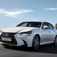 Merész, agresszív külső formaterv jellemzi az új Lexus GS modellt