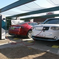 Egyre több elektromos autótöltő lesz a parkolókban