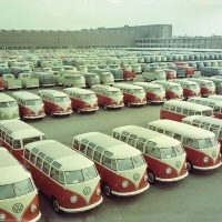 A Bulli pedig csak gurul, gurul tovább… - A hannoveri Transporter gyár 60 éve