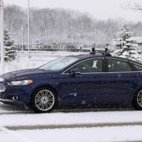 A Ford Fusion Hybrid önjáró változata a havas utakon is otthonosan mozog