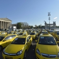 9 órától taxis demonstráció miatt lezárások várhatók a Belvárosban
