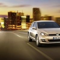 A Volkswagen megkezdi az első Golf visszahívást
