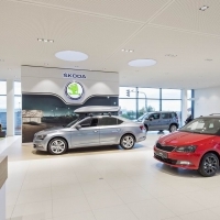 Sikertörténet: 2000 Škoda kereskedés világszerte az új vállalati arculat szerint