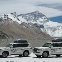 Land Cruiserrel a Mont Everesten