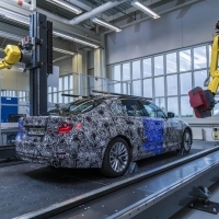 Érkezik az új BMW 5-ös sorozat: forradalmi újítás a gyártás-előkészítésben