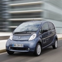 A Peugeot megduplázza az elektromos autókra igényelhető állami támogatást