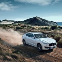 Bridgestone abroncsokkal hozza forgalomba első városi terepjáróját a Maserati