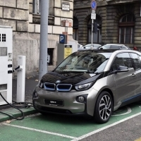 Átadták az első állami támogatású elektromos BMW i3-ast