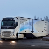 Távolsági fuvarozáshoz tervezett hibrid hajtásláncot tesztel a Volvo Trucks a legújabb tanulmányában