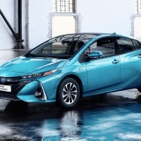 Megérkezett a zöld rendszámos Toyota a hazai márkakereskedésekbe