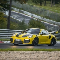 A Porsche 911 GT2 RS MICHELIN Pilot Sport Cup 2 abroncsokkal állított be újabb köridőrekordot a Nürburgringen