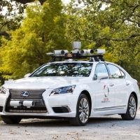 Tanulóképes önvezető autók? A jövőbe enged bepillantást a Toyota és a Lexus