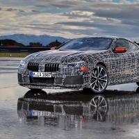 Padlógázon melegít az új BMW 8-as Coupé