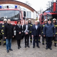 Új abroncsokat kaptak a Tatabányai tűzoltók járművei