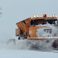 Káosz az utakon a havazás miatt, buszbalesetek Veszprém megyében