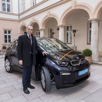 A Német Nagykövetség BMW i3-assal jár Budapesten