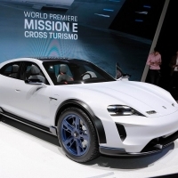 Porsche Mission E Cross Turismo: elektromos sportautó az aktív életstílushoz