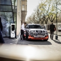 Az Audi Hungária megkezdte az elektromos motorok sorozatgyártását