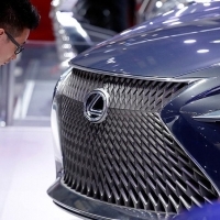 Új, elektromos hajtásláncot kaphat a Lexus UX