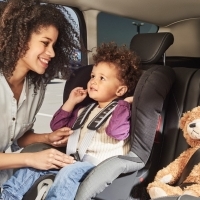 Autózás gyerkőcökkel: a legtöbben énekelnek az utazás során