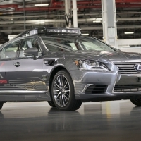 Körülbelül egy év múlva mutatkozik be az önvezető Lexus modell