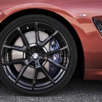 A Bridgestone abroncsokat szállít a BMW-nek
