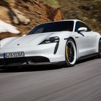 A Porsche Taycan világpremierje: a sportautó fenntartható újraértelmezése