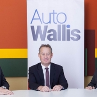 Együttműködési megállapodást kötött az AutoWallis Nyugat-Magyarország meghatározó autókereskedőjének alapítójával