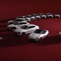 A Mazda 100 éves évfordulóját limitált szériás modellekkel ünnepli