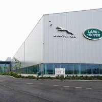 A Jaguar Land Rover május 18-tól fokozatosan újraindítja a termelést